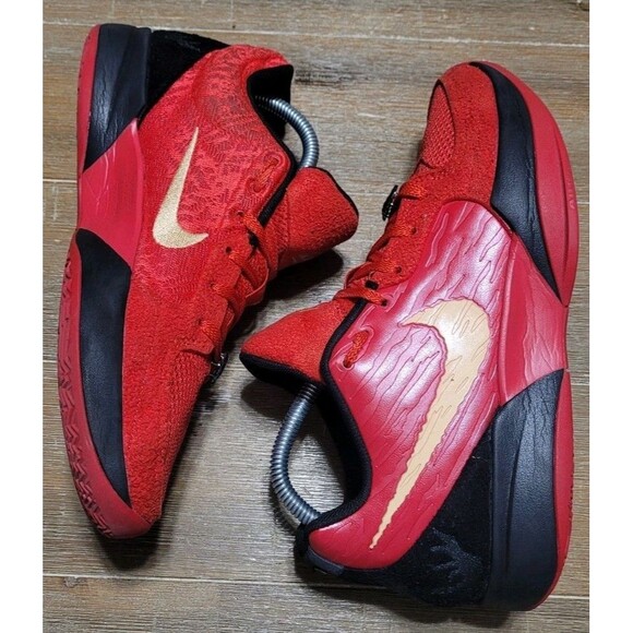 Athletic_Shoes